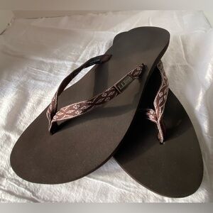 LL Bean Women Size 8 Brown Beach Pool Sandals Flip Flops
